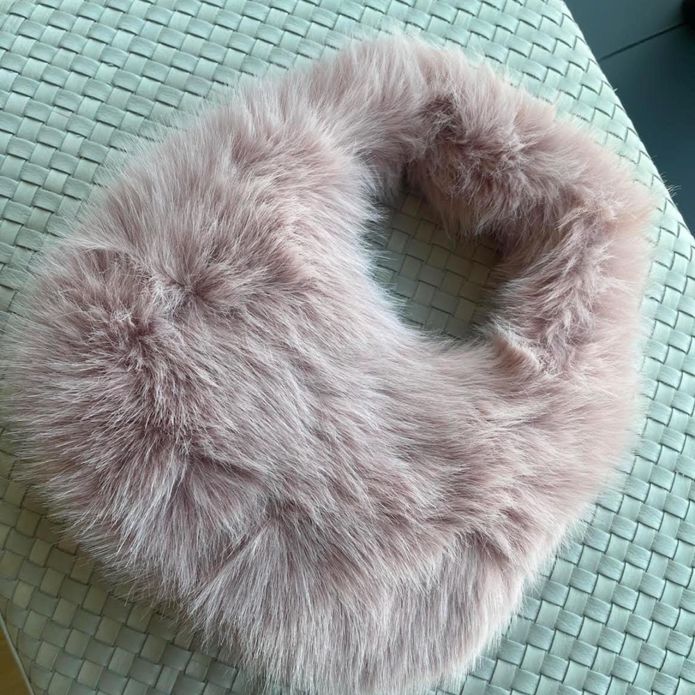 Elegant Pink Faux Fur Women's Bag - Picture 2 of 7